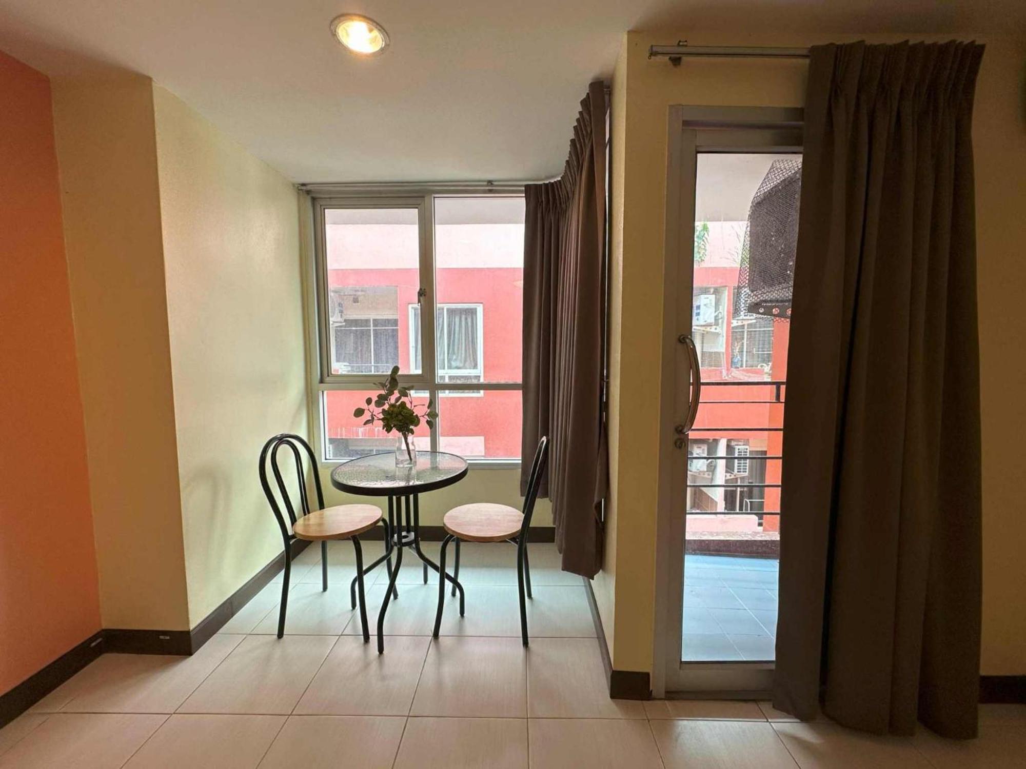 Aryan Suites Hotel Bangkok Kültér fotó